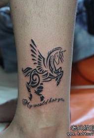 sumbanan nga tattoo sa totem unicorn alang sa mga tiil sa lalaki