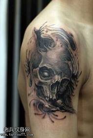 kar koponya tetoválás minta
