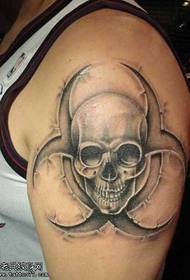 patrón de tatuaje de cráneo bioquímico del brazo