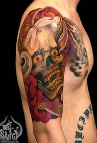 brazo cráneo cráneo cráneo tatuaje