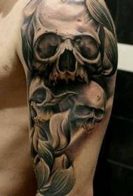 skullFaceți acest model de tatuaj de această dată