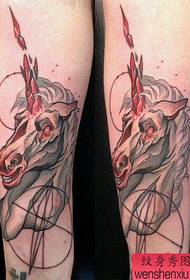 braços fresc popular patró de tatuatge d’unicorn