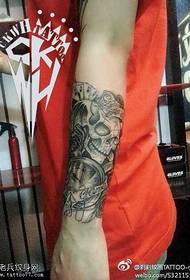 arm Schedel Alarm Auer Tattoo Muster