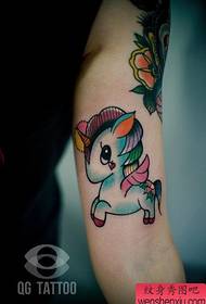 modèle populaire très mignon de tatouage de licorne de bras