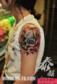 braso sikat na magandang pattern ng skull tattoo