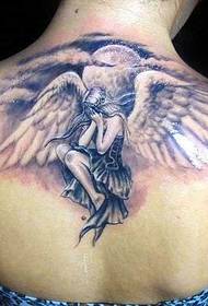 задній ангел татуювання візерунок