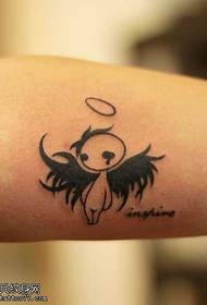 Modello di tatuaggio angelo affascinante nero