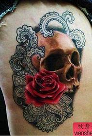 cosa an chailín patrún tattoo cloigeann a bhfuil an-tóir air