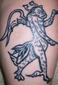 gehoornde monster zwarte tattoo patroon