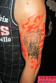 男生手臂经典帅气的死神纹身图案