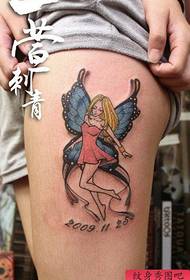 Patrón de tatuaxe popular de elfos populares na perna de nena