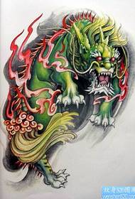 un gruppo di modelli di manoscritti tatuaggio soldi fortunati