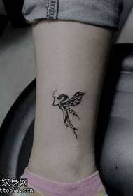 modello del tatuaggio del piccolo angelo del piede
