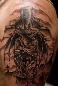 liūdnas gargoyle ir kryžiaus tatuiruotės modelis
