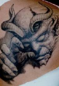 Μακρύ γκρίζο μαύρο διάβολο μοτίβο τατουάζ