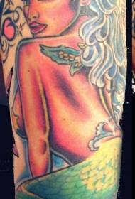 shoulder ສ່ວນຂອງຮູບແບບ tattoo mermaid ສີດໍາທີ່ມີສີສັນ