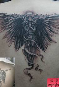 z powrotem moda moda anioł stróż tatuaż wzór