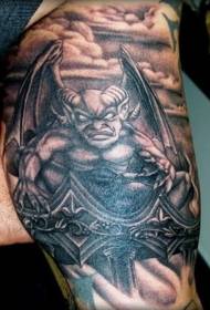 ფეხი ყავისფერი გაბრაზებული gargoyle tattoo ნიმუში