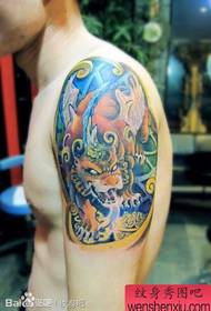 berniukai gražios spalvos drąsios kariuomenės tatuiruotės modelis