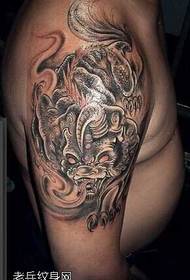 modello tatuaggio braccio unicorno