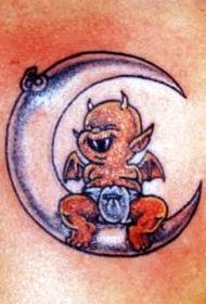 simpatico piccolo tatuaggio del demone sulla luna