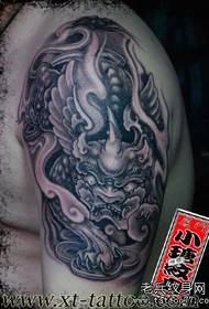 Частка традыцыйнага мастацтва татуіроўкі з тату-шоў Сямэнь