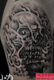 modello di tatuaggio del cranio fresco prepotente braccia di ragazzi