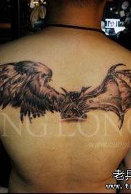 A volta popular é moi guapo é o patrón de tatuaxe de ás de anxo e demo