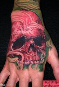 ຮູບແບບ tattoo skull ສີແຂນເຢັນ