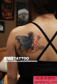 女生肩背流行流行的精灵纹身图案