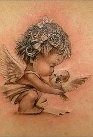 Super Angelu txikia Cupido tatuaje bat