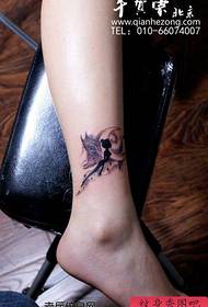 ຮູບແບບ tattoo ສາວ elf ຂາ