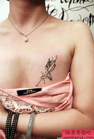 dziewczyna w klatce piersiowej pop mały tatuaż elf wzór