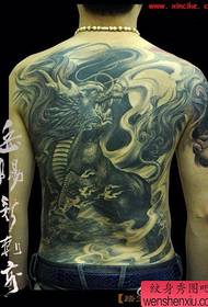 სუპერ ლამაზი და დომინანტური სრული უკან unicorn tattoo ნიმუში