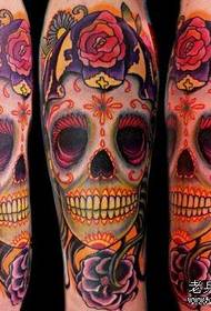 skullTattoo Model: Arm, череп во боја, слика за тетоважа во форма на тетоважи