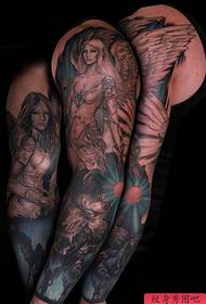 brazo masculino hermosa flor brazo ángel alas tatuaje patrón