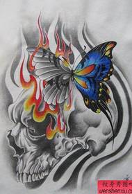 Handrit myndar af Butterfly Tattoo Pattern
