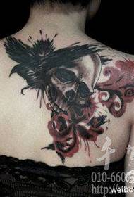 dívka zpět lebku lebky s druhou stranou květinový vzor tetování