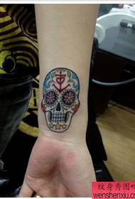 braccio piccolo e popolare modello di tatuaggio europeo e americano