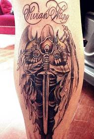 Modello di tatuaggio angelo gamba