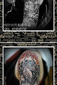 padrão de tatuagem clássico bonito braço masculino morte