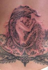 Meerjungfrau Tattoo Muster mit Kindern auf dem Rücken
