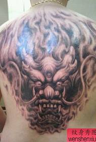 Patrón de tatuaje de unicornio de fuego dominante dominante