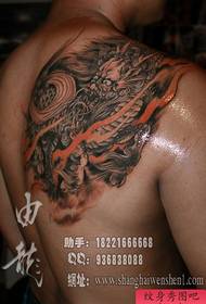modello di tatuaggio unicorno bello bello spalla posteriore maschio