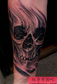 modello di tatuaggio subdolo braccio