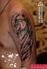 팔 인기있는 아름다운 흑백 천사 문신 패턴