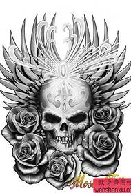 一個英俊的頭骨和玫瑰紋身圖案