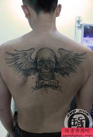 mandlig ryg klassisk sort og hvid kranium med vinger tatoveringsmønster