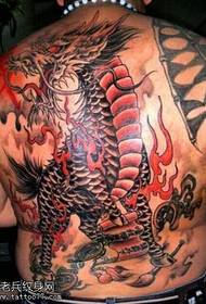 πίσω μοτίβο τατουάζ μονόκερου πυρκαγιάς
