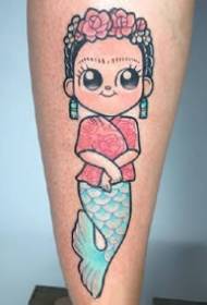 Tre kortega aro de malgranda kolora karikaturo Q-versio sirena tatuaje-ŝablono